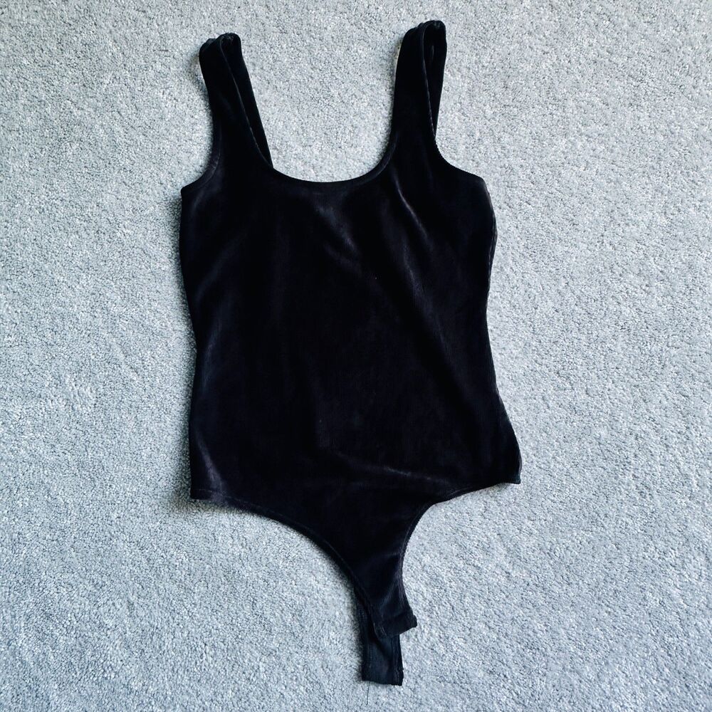 honey punch velvet tank bodysuit, size M